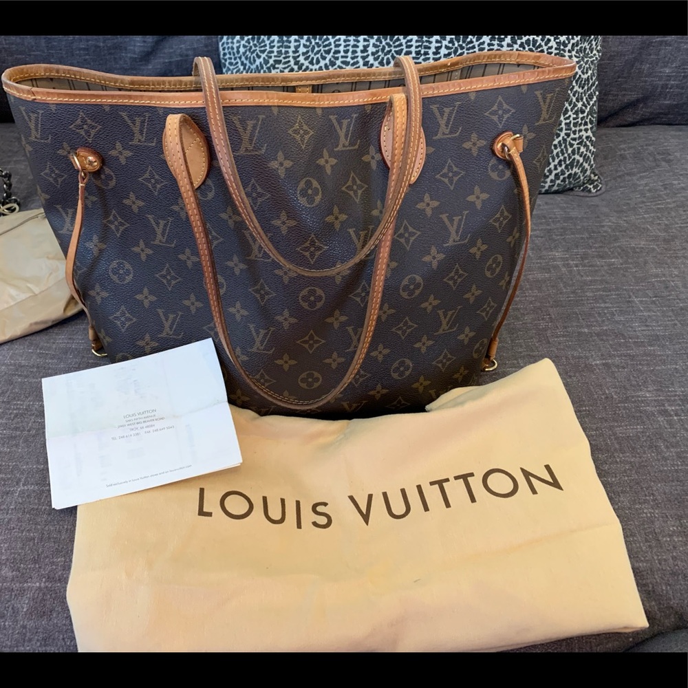 Louis Vuitton MM Neverfull
